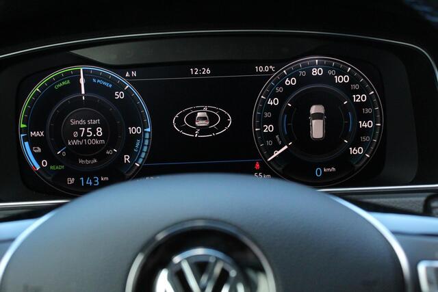 Volkswagen e-Golf e-Golf | Navigatie | Climate control | Digitale Cockpit | Led | Stoelverwarming | Camera |