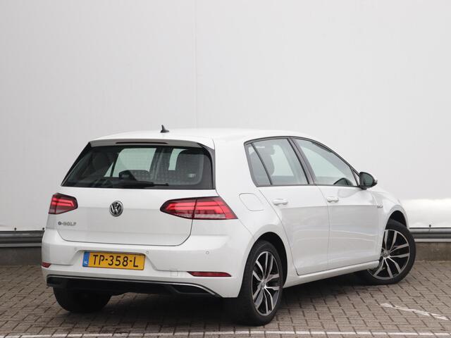 Volkswagen e-Golf e-Golf 36kWh | Warmtepomp | Navigatie | Parkeersensoren | Adaptive cruise control | App-connect | Climate control |