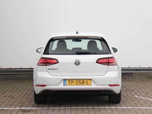 Volkswagen e-Golf e-Golf 36kWh | Warmtepomp | Navigatie | Parkeersensoren | Adaptive cruise control | App-connect | Climate control |