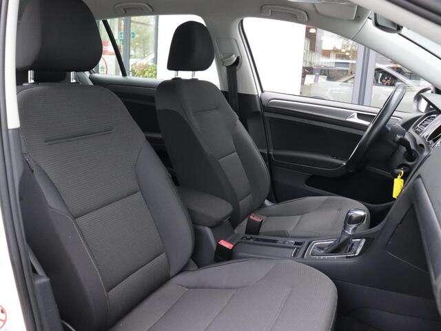 Volkswagen e-Golf e-Golf 36kWh | Warmtepomp | Navigatie | Parkeersensoren | Adaptive cruise control | App-connect | Climate control |