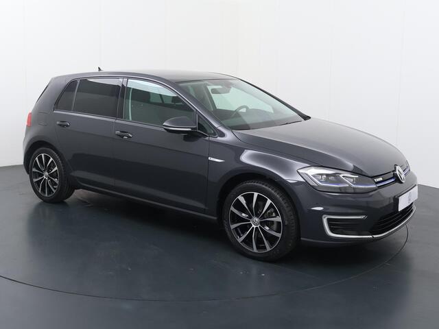 Volkswagen e-Golf E-DITION | 136 PK | Multifunctioneel stuurwiel | Navigatiesysteem | Parkeersensoren voor en achter |