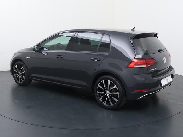 Volkswagen e-Golf E-DITION | 136 PK | Multifunctioneel stuurwiel | Navigatiesysteem | Parkeersensoren voor en achter |