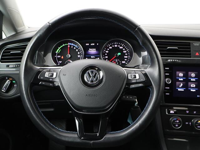 Volkswagen e-Golf E-DITION | 136 PK | Multifunctioneel stuurwiel | Navigatiesysteem | Parkeersensoren voor en achter |