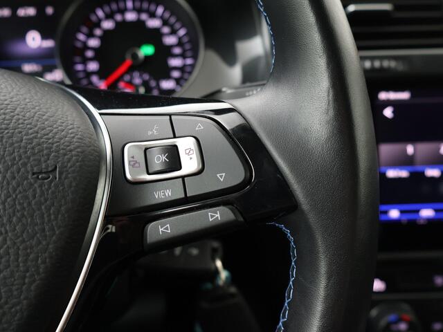 Volkswagen e-Golf E-DITION | 136 PK | Multifunctioneel stuurwiel | Navigatiesysteem | Parkeersensoren voor en achter |