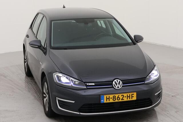 Volkswagen e-Golf E-DITION 136pk / LED / Navigatie / Climate Control / Parkeersensoren / Donker Glas / 16" LMV