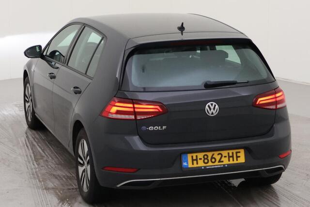 Volkswagen e-Golf E-DITION 136pk / LED / Navigatie / Climate Control / Parkeersensoren / Donker Glas / 16" LMV