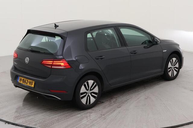 Volkswagen e-Golf E-DITION 136pk / LED / Navigatie / Climate Control / Parkeersensoren / Donker Glas / 16" LMV