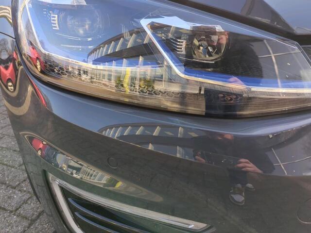 Volkswagen e-Golf E-DITION 136pk / LED / Navigatie / Climate Control / Parkeersensoren / Donker Glas / 16" LMV