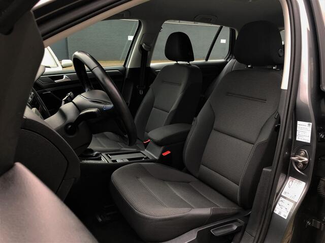 Volkswagen e-Golf 136 pk | DynAudio | Spiegelpakket