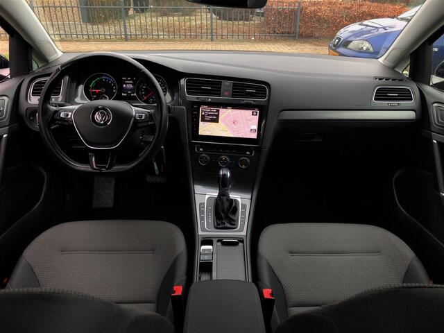 Volkswagen e-Golf 136 pk | Warmtepomp | App-Connect | Full LED