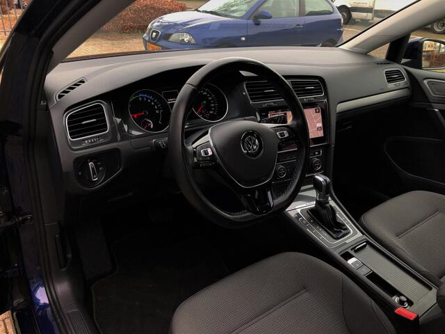 Volkswagen e-Golf 136 pk | Warmtepomp | App-Connect | Full LED