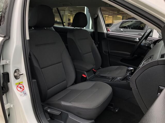 Volkswagen e-Golf 136 pk | Warmtepomp | Parelmoer | App-Connect