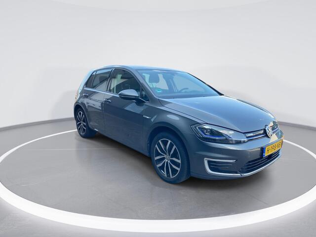 Volkswagen e-Golf E-DITION 100kW/136PK · Navigatie · Camera + Parkeersensoren · Keyless