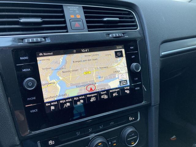 Volkswagen e-Golf E-DITION 100kW/136PK · Navigatie · Camera + Parkeersensoren · Keyless