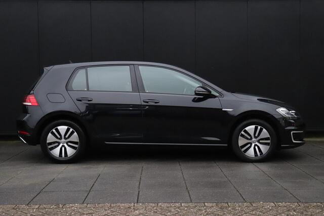 Volkswagen e-Golf | PDC | STOELVERW. | APPLE CARPLAY | NAVI |