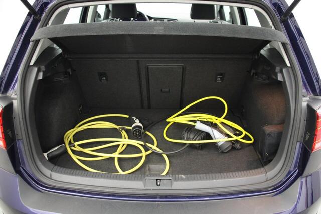Volkswagen e-Golf Edition - Stoelverw. Carplay, Camera, Cruise