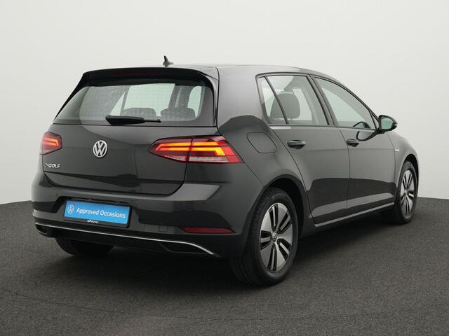 Volkswagen e-Golf E-DITION 136 pk | Warmtepomp | Navigatie | Adaptive Cruise | 2-zone Climatronic
