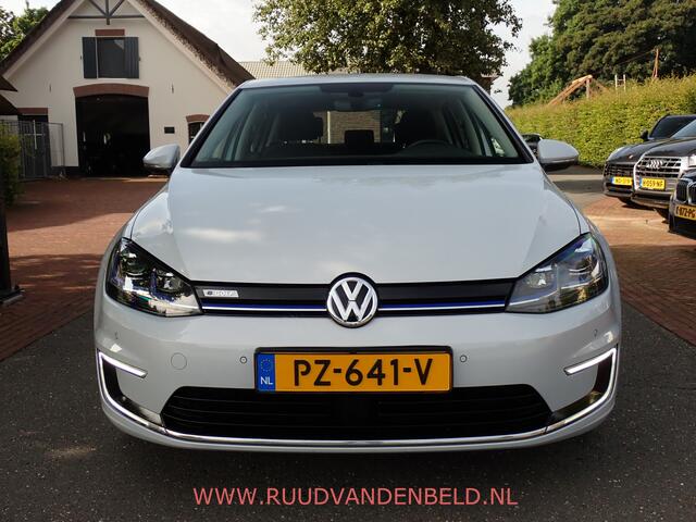 Volkswagen e-Golf 35,8KWH 94%SOH ACC/LED/NAVI/CARPLAY