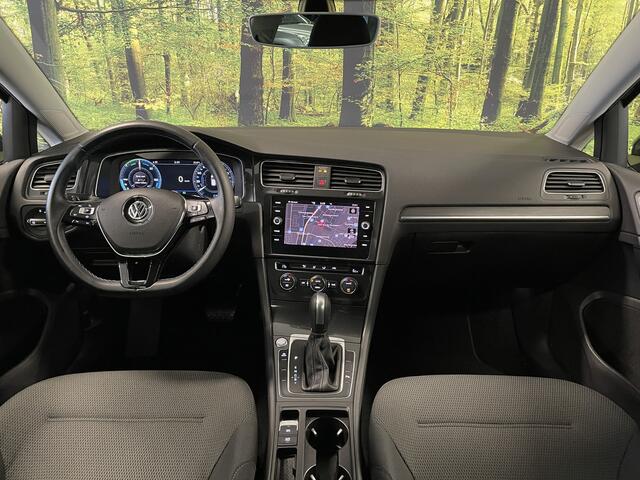 Volkswagen e-Golf E-DITION | Warmtepomp | Apple Carplay | Android Auto | Navigatie | Adaptieve Cruise Control | Standkachel | Keyless Go / Keyless Entry | Parkeersensoren | Isofix |