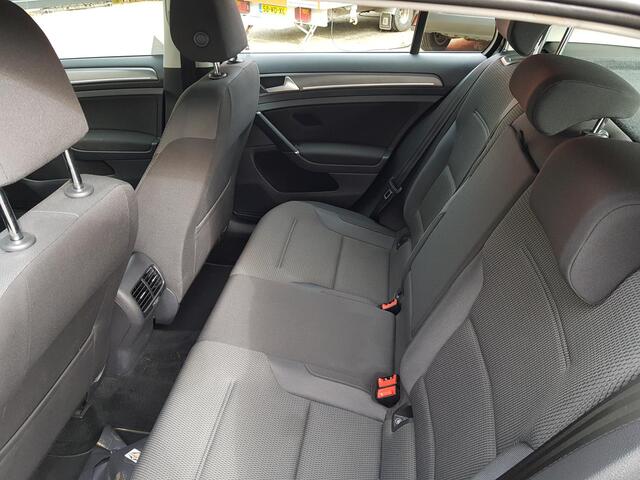 Volkswagen e-Golf | Navigatie | Climate control | Bluetooth | Camera | Digitale Cockpit | Lichtmetalen velgen 17" |