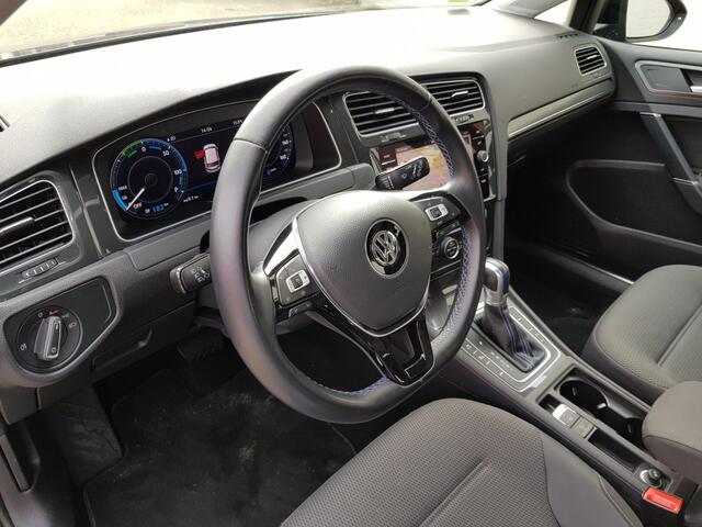Volkswagen e-Golf | Navigatie | Climate control | Bluetooth | Camera | Digitale Cockpit | Lichtmetalen velgen 17" |