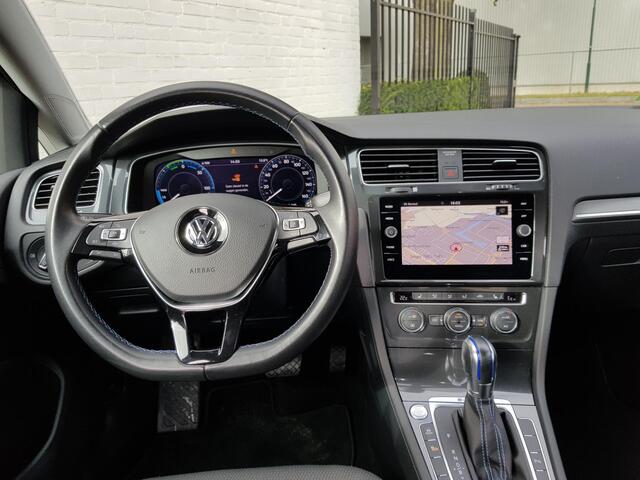 Volkswagen e-Golf | Navigatie | Climate control | Bluetooth | Camera | Digitale Cockpit | Lichtmetalen velgen 17" |