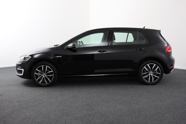 Volkswagen e-Golf Edition Volkswagen e-Golf e-Golf | Navigatie | Climate Control | Virtuele Cockpit | Full Led | Camera | Cruise control adaptief | Parkeer sensoren | Lichtmetalen Velgen |