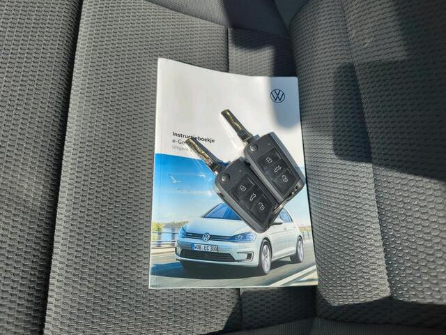 Volkswagen e-Golf 136 PK E-DITION / Warmtepomp / LED Navigatie / Parkeersensoren achterzijde / 16''LMV