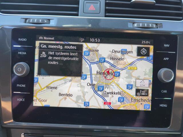 Volkswagen e-Golf 136 PK E-DITION / Warmtepomp / LED Navigatie / Parkeersensoren achterzijde / 16''LMV