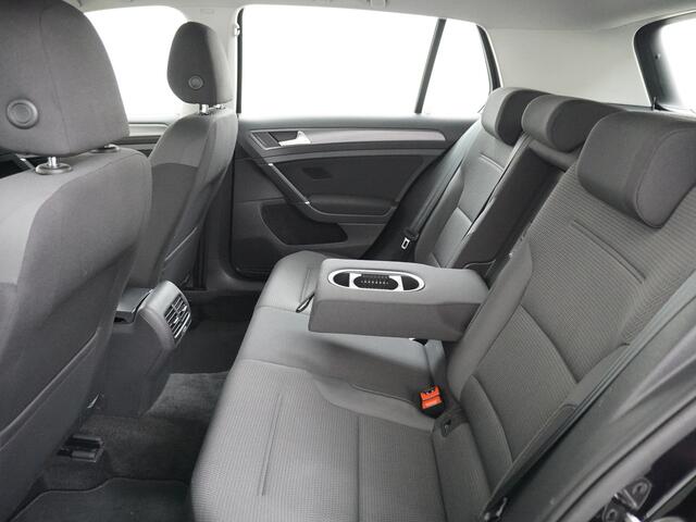 Volkswagen e-Golf E-DITION AUT. Adaptive Cruise Apple Carplay Android Navi Climatronic Pdc Led Regen-Lichtsensor 36kWh Bluetooth Car-Net App-Connect Licht-/regensensor App-Connect 1e Eigenaar, 8 jaar of 160.000 kilometer garantie op de hoogvoltaccu vanaf nieuw