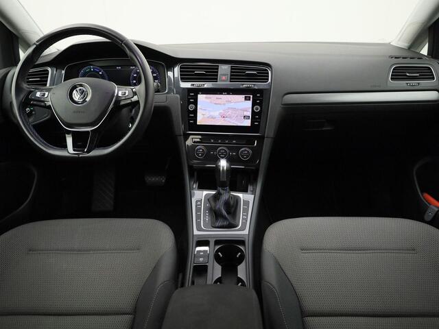 Volkswagen e-Golf 100kW/136PK E-DITION · Navigatie · Camera + Parkeersensoren · LED