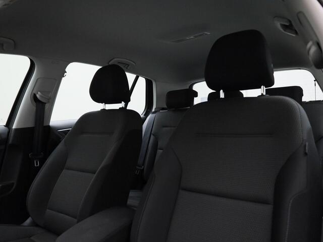 Volkswagen e-Golf 100kW/136PK E-DITION · Navigatie · Camera + Parkeersensoren · LED
