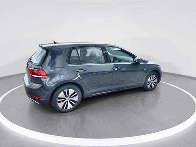 Volkswagen e-Golf 100kW/136PK E-DITION · Navigatie · Stoelverwarming · Camera + Parkeersensoren