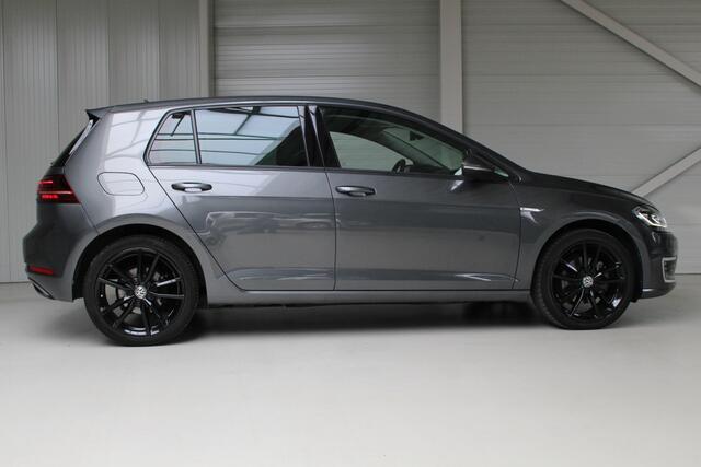 Volkswagen e-Golf E-Golf DSG | Airco | PDC+Camera | Leder | Side Assist |Stoelverw.