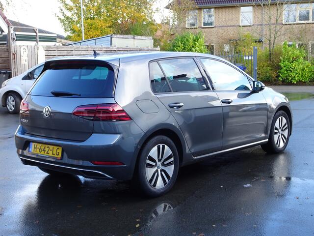 Volkswagen e-Golf E-DITION Automatische airco, navigatie, lederen bekleding, parkeersensoren voor en achter, licht metalen velgen, enz.