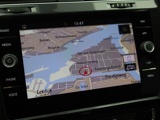 Volkswagen e-Golf E-DITION 100kW/136PK · Navigatie · LED · Parkeersensoren