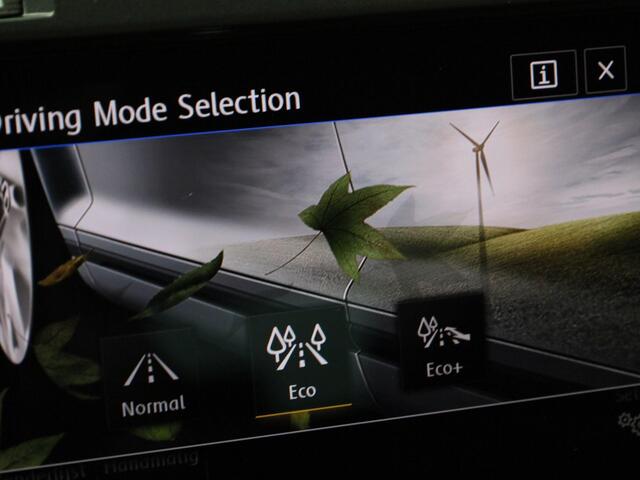 Volkswagen e-Golf E-DITION 100kW/136PK · Navigatie · LED · Camera + Parkeersensoren · Warmtepomp ·