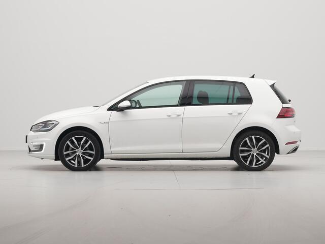 Volkswagen e-Golf 136pk E-DITION Navigatie Camera Digital Cockpit Acc Carplay