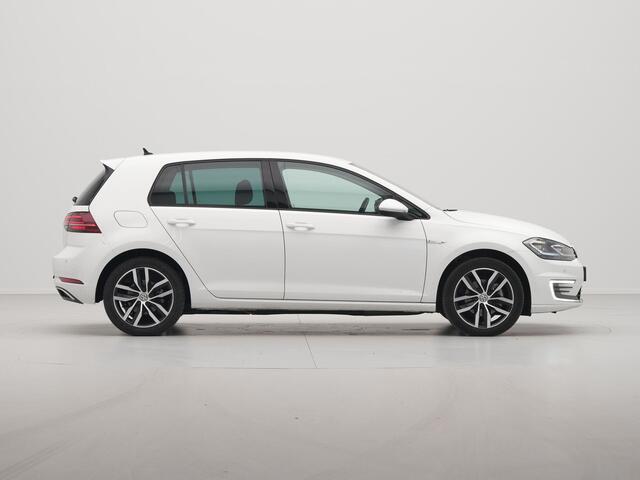 Volkswagen e-Golf 136pk E-DITION Navigatie Camera Digital Cockpit Acc Carplay