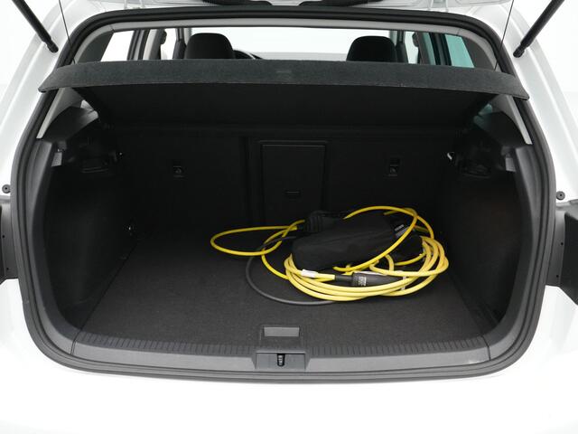 Volkswagen e-Golf 136pk E-DITION Navigatie Camera Digital Cockpit Acc Carplay