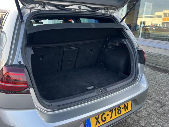 Volkswagen e-Golf e-Golf Verwarmde voorstoelen | Lederen bekleding | Achteruitrijcamera | Warmtepomp