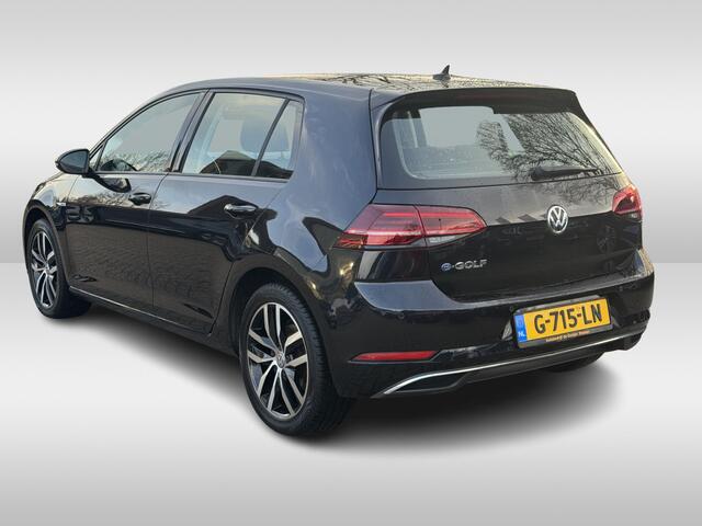 Volkswagen e-Golf e-Golf / Camera / Virtual Cockpit / CarPlay / Keyless / Navigatie / 17'' / Stoelverwarming / DAB / ACC