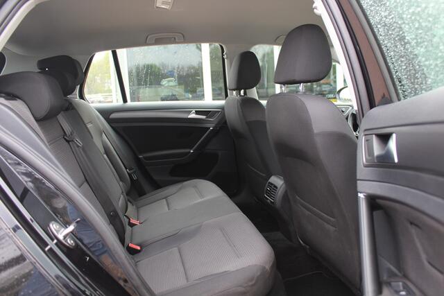 Volkswagen e-Golf e-Golf / Camera / Virtual Cockpit / CarPlay / Keyless / Navigatie / 17'' / Stoelverwarming / DAB / ACC