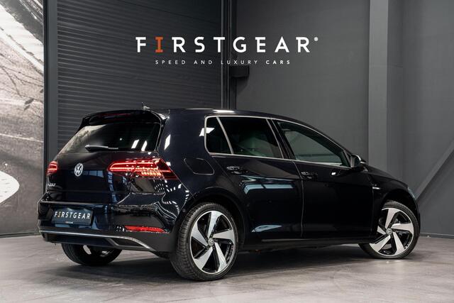 Volkswagen e-Golf *Warmtepomp / Dynaudio / Keyless / Sportstoelen / Lederen bekleding*