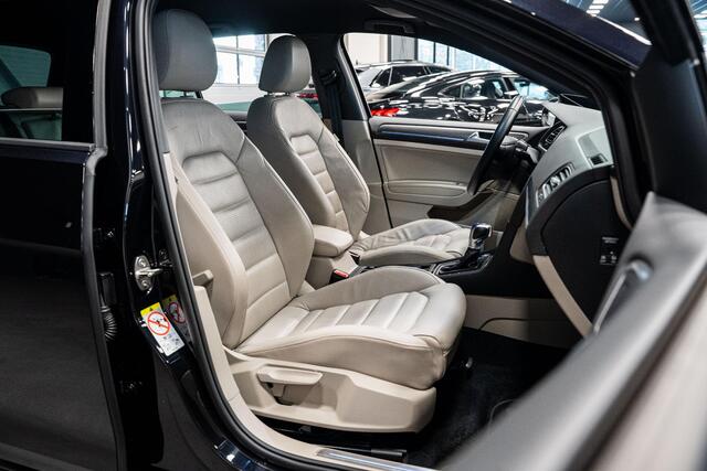 Volkswagen e-Golf *Warmtepomp / Dynaudio / Keyless / Sportstoelen / Lederen bekleding*