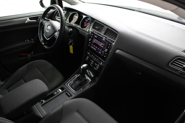 Volkswagen e-Golf E-DITION Navigatie | Warmtepomp | Adaptieve Cruisecontrol | Climate Control