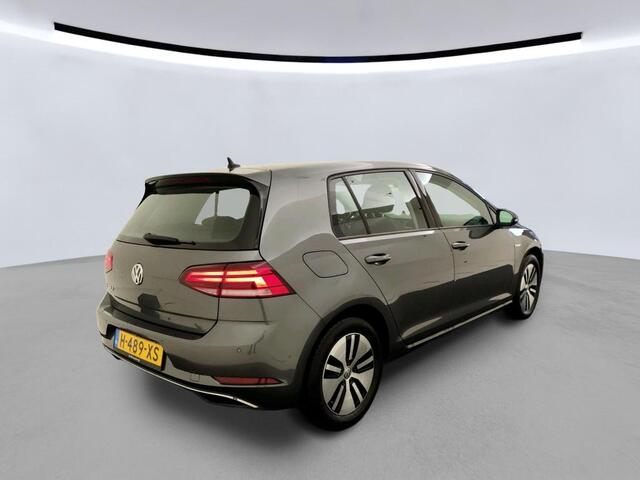 Volkswagen e-Golf E-DITION / Achteruitrijcamera / 16 Inch / Climate control / Adaptive Cruise / Led