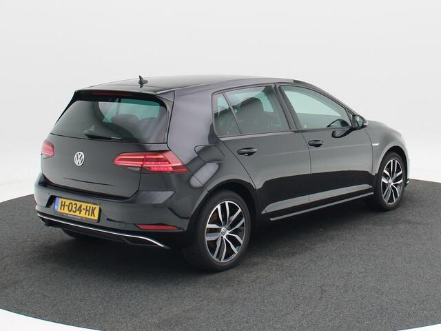 Volkswagen e-Golf E-DITION | Leder | Full LED | Adaptive Cruise | Stoelverwarming | Navigatie | Camera | Carplay | 17 Inch | 40.730 Km!!
