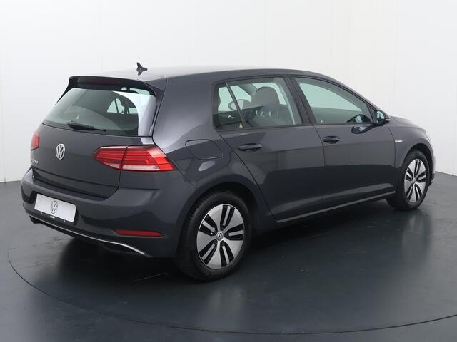Volkswagen e-Golf E-DITION | 136 PK | SoH 90% | Warmtepomp | Adaptive cruise control | Verwarmde voorruit |