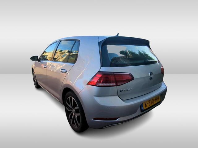 Volkswagen e-Golf E-DITION / LED / Virtual cockpit / Navigatie / Climate control / Parkeersensoren V+A / 17''LMV Warmtepomp!